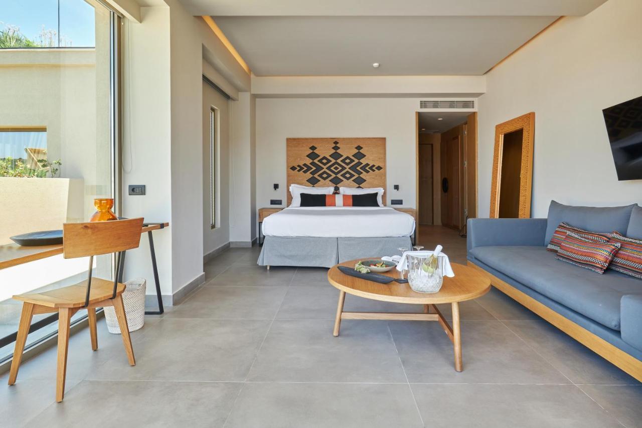 Castello Infinity Suites - Adults Only 阿齐亚·佩拉加 外观 照片